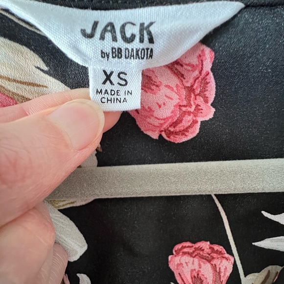 Jack by BB Dakota short summer faux wrap dress. - Picture 4 of 5